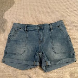 Gap Girlfriend Short- never worn